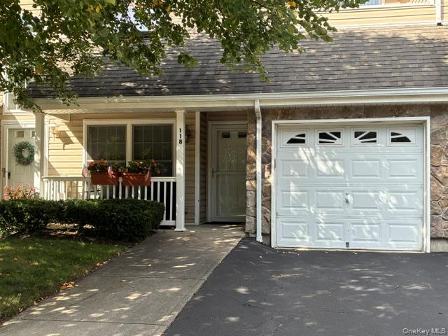 118 Joseph Lane, Dix Hills