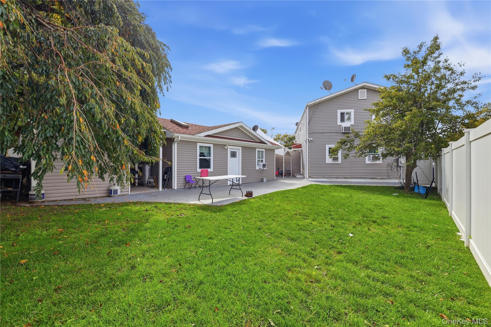 266 Riddle Street — photo 18