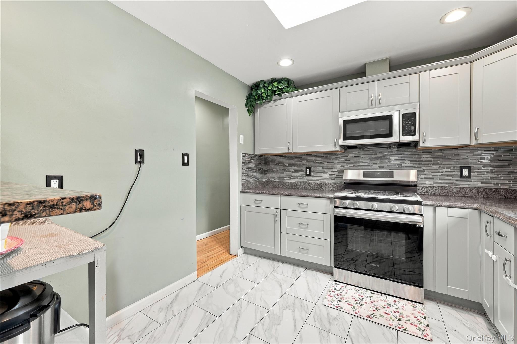 266 Riddle Street — photo 4