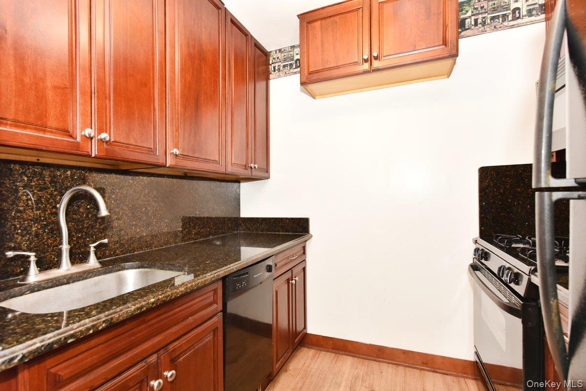 3 Birchwood Court #4B — photo 6