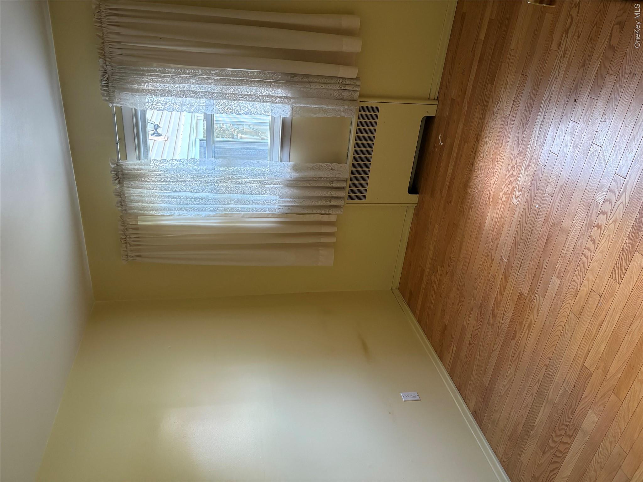 1304 Little Neck Avenue — photo 6