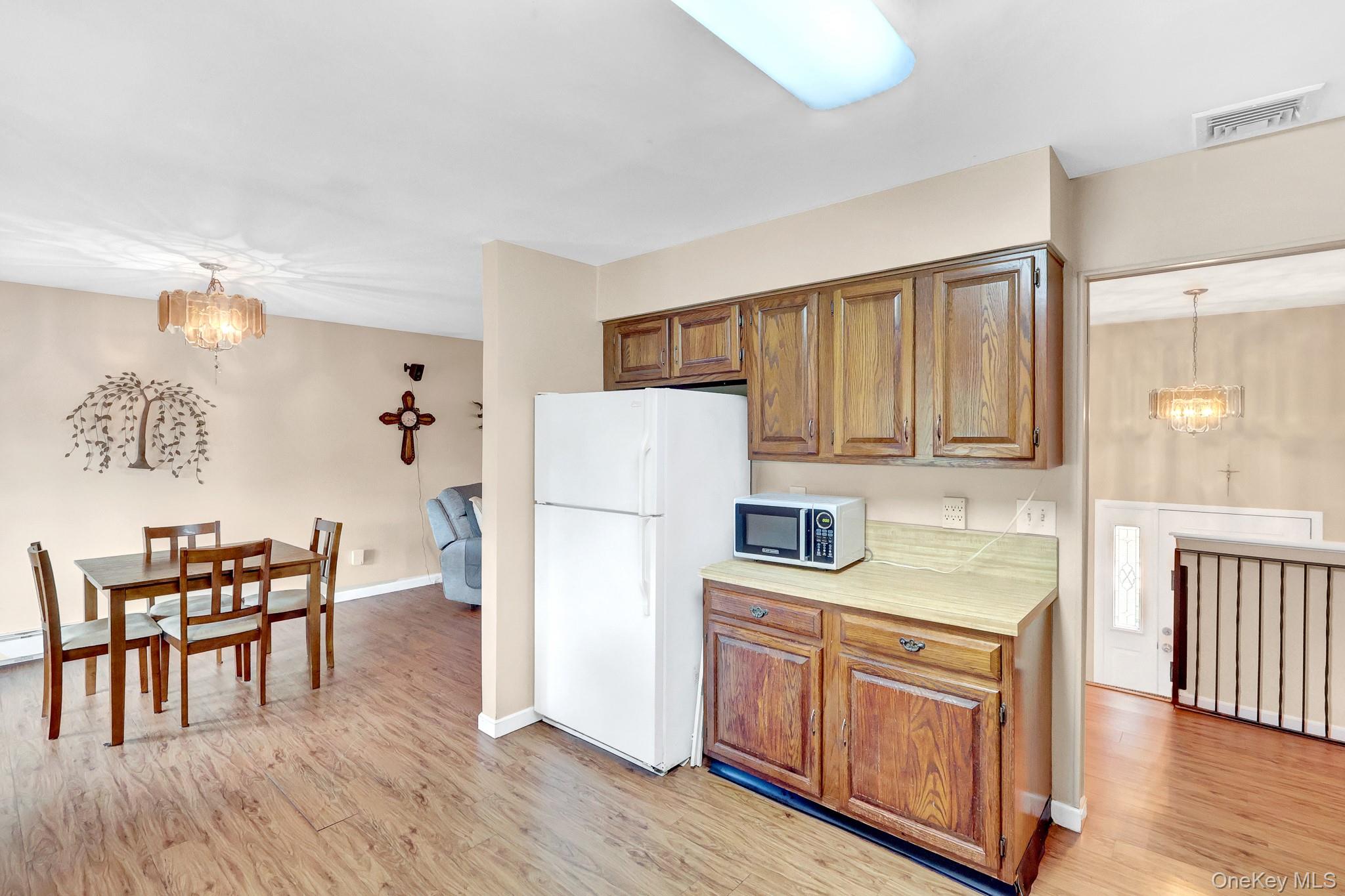 208 Raider Street — photo 12