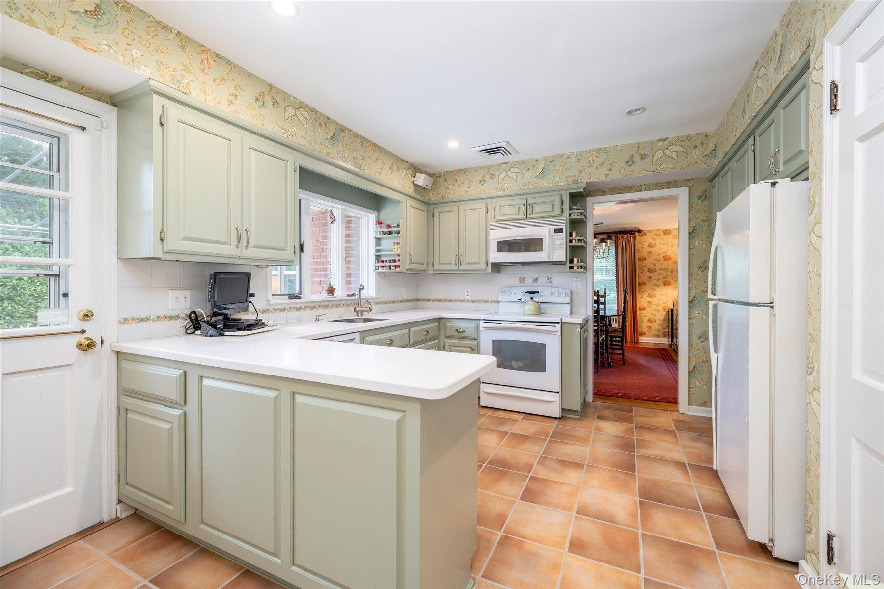 186 Voorhis Avenue — photo 18