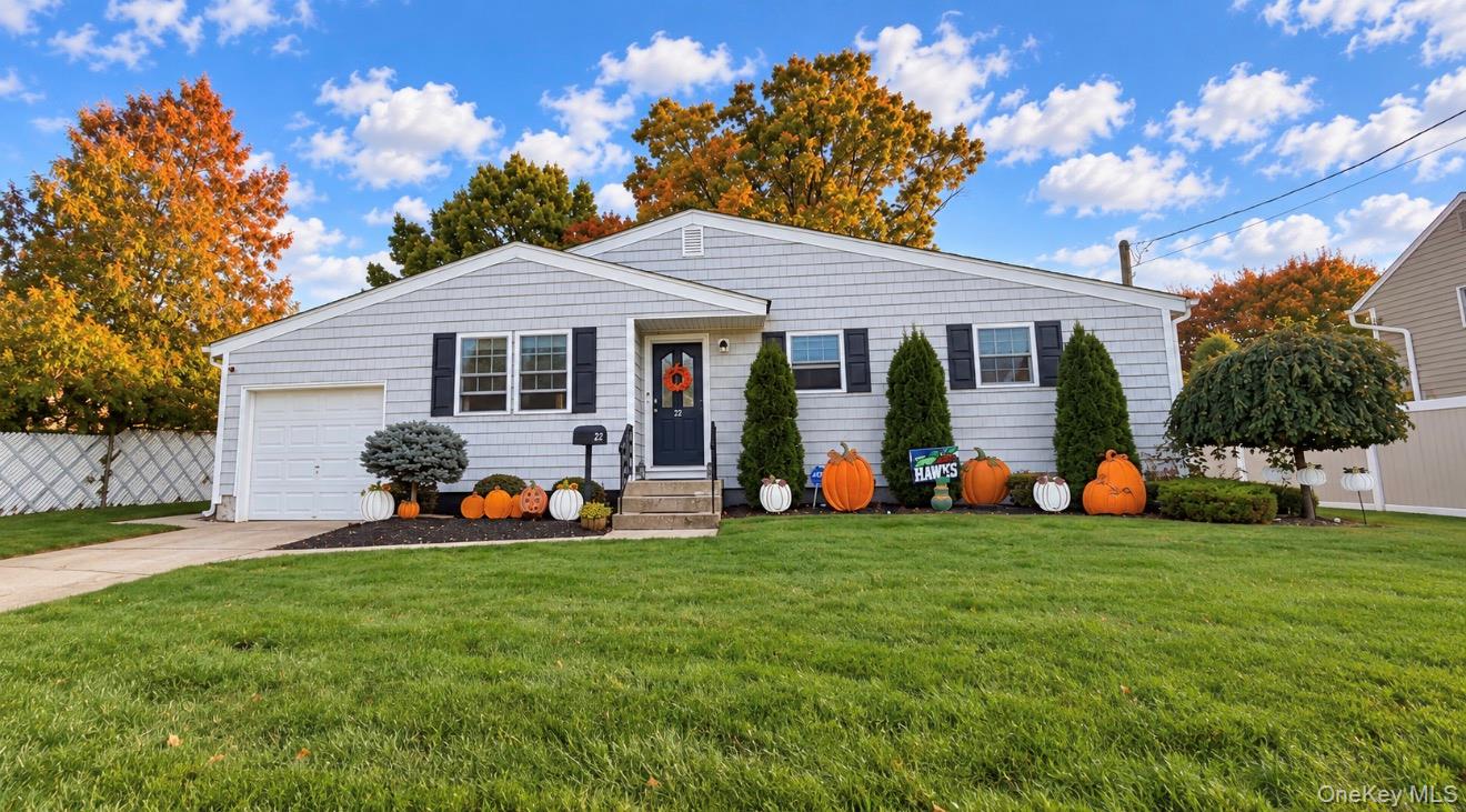 22 5th Avenue, Farmingdale