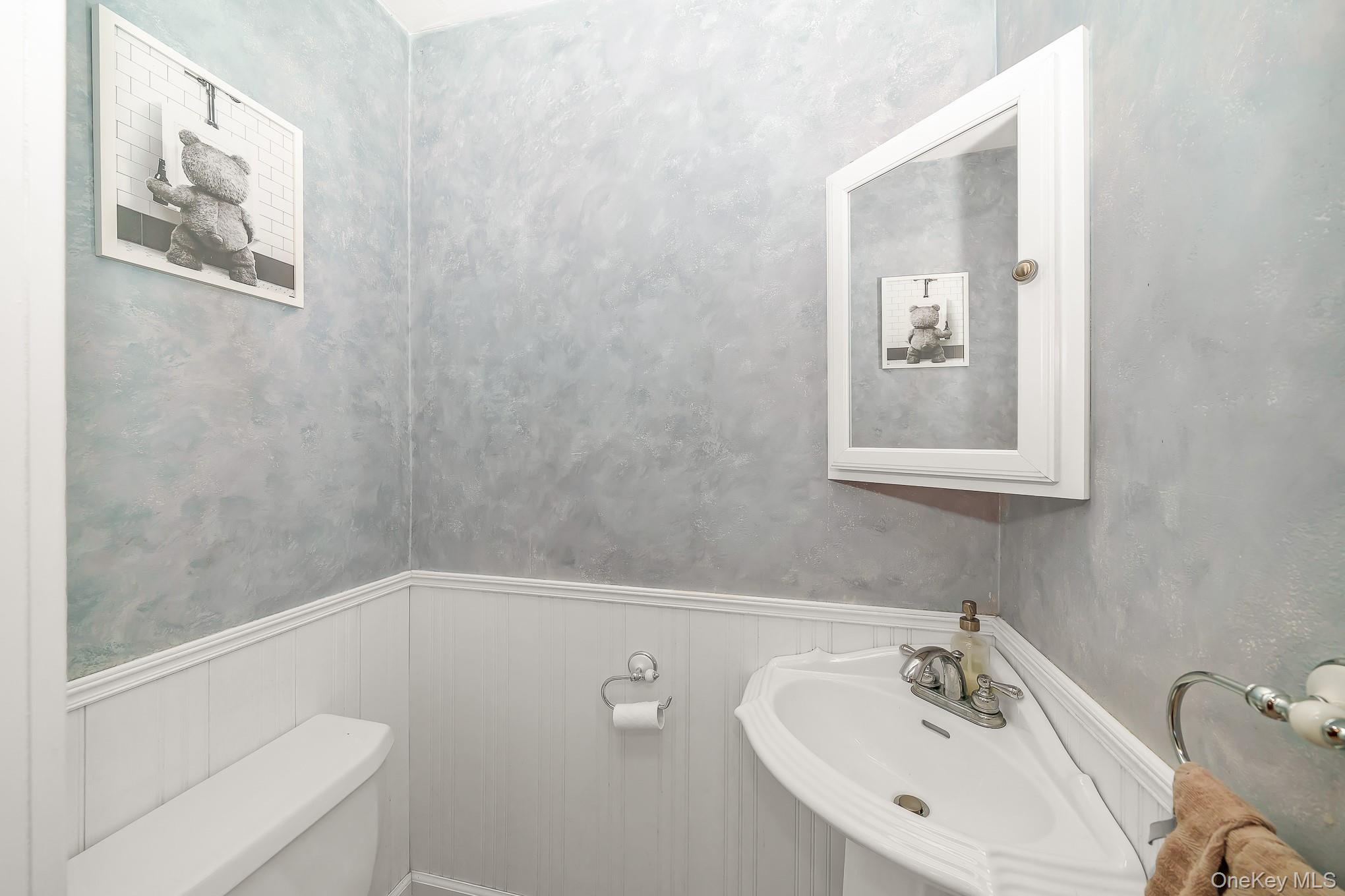 209 Claxton Avenue — photo 11