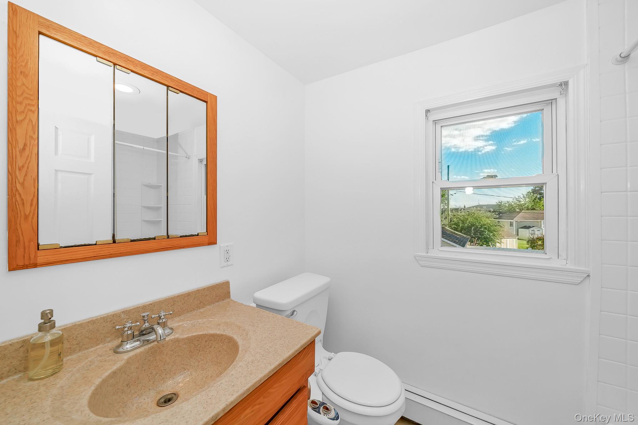 209 Claxton Avenue — photo 16