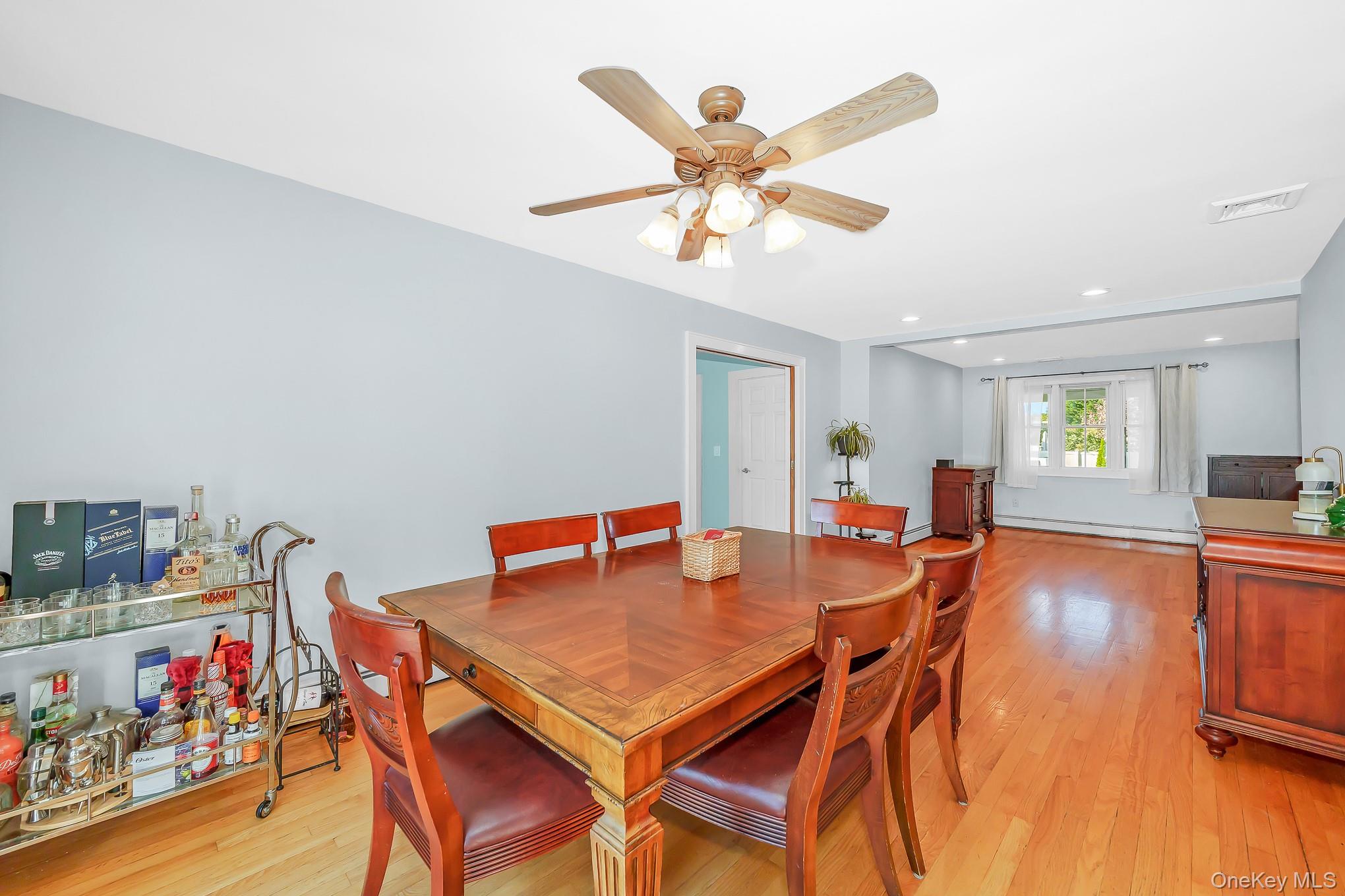209 Claxton Avenue — photo 5