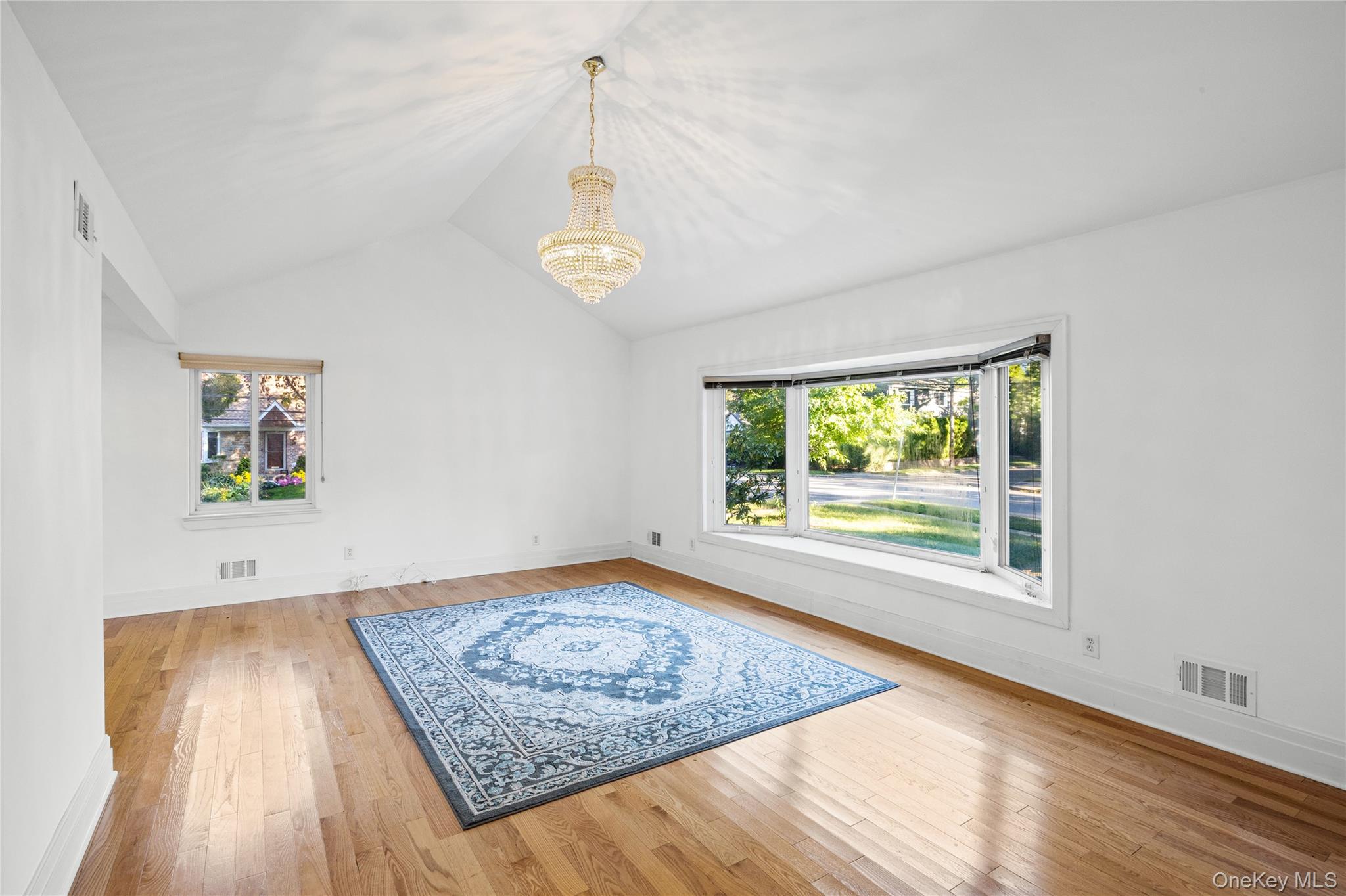21 Oxford Boulevard — photo 4