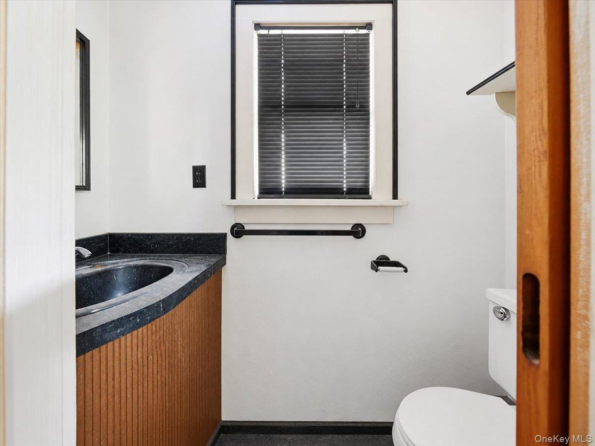 21 Sherman Avenue — photo 11