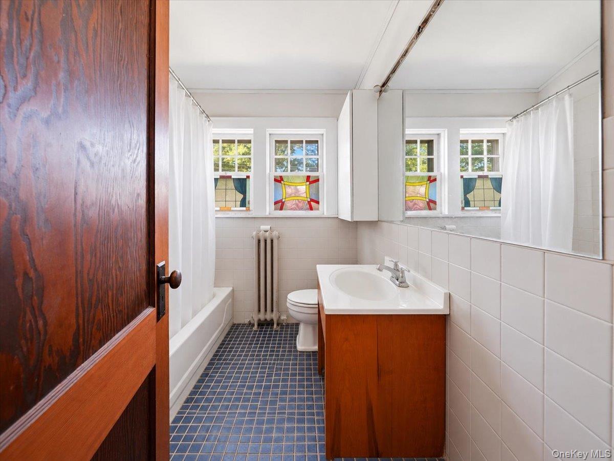 21 Sherman Avenue — photo 17