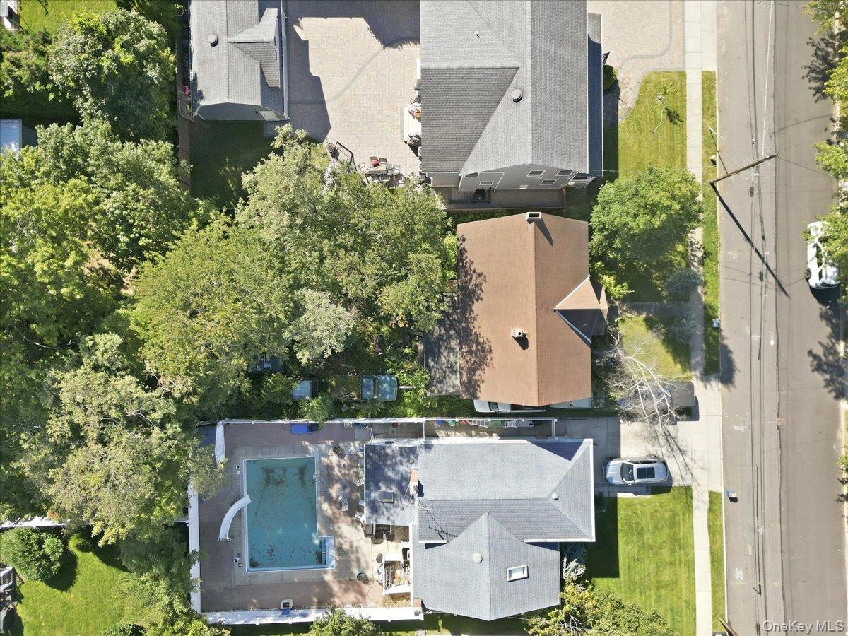 21 Sherman Avenue — photo 23