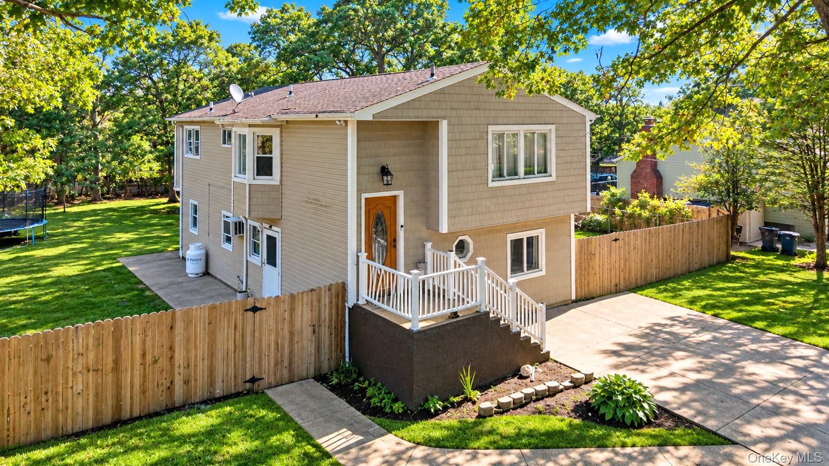 45 Robinwood Street — photo 2