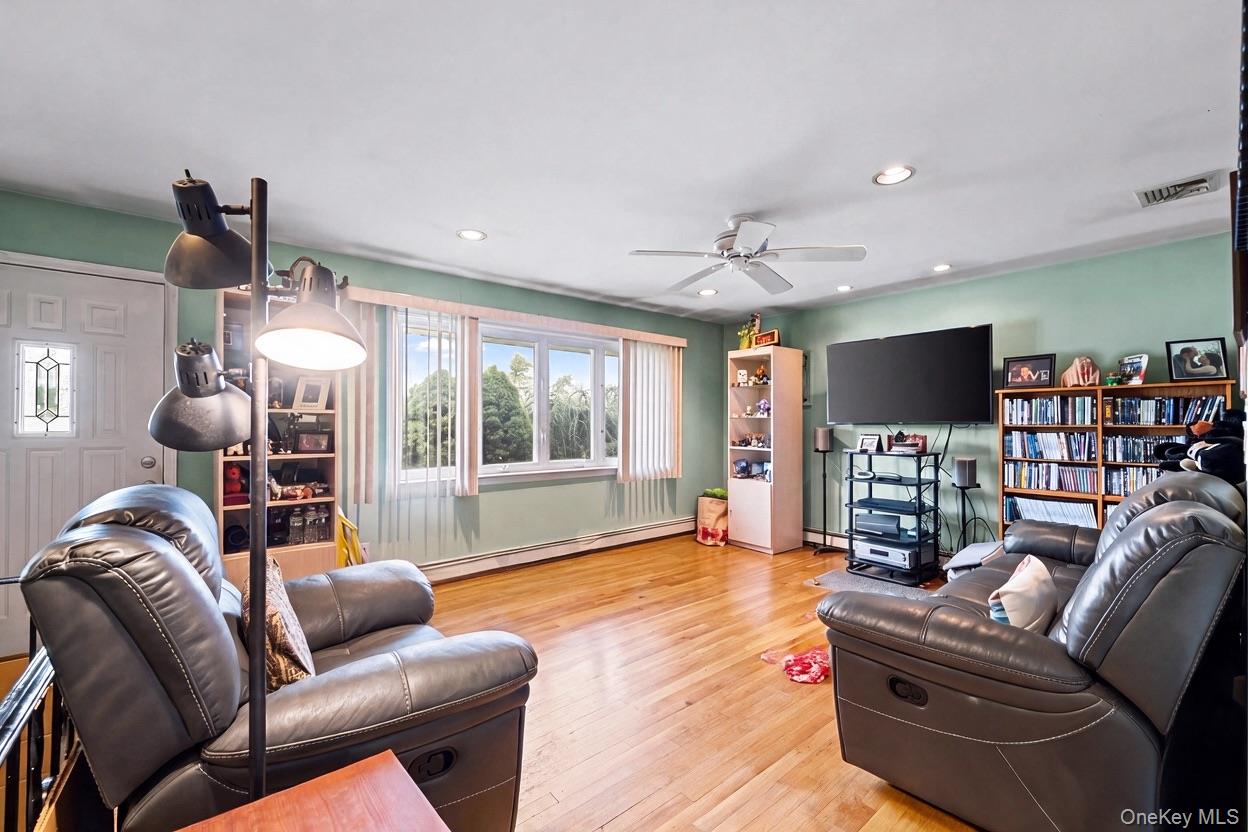 3866 Drake Street — photo 15