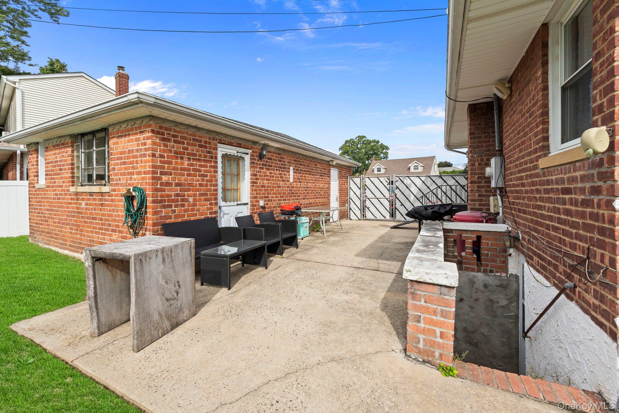 3866 Drake Street — photo 3