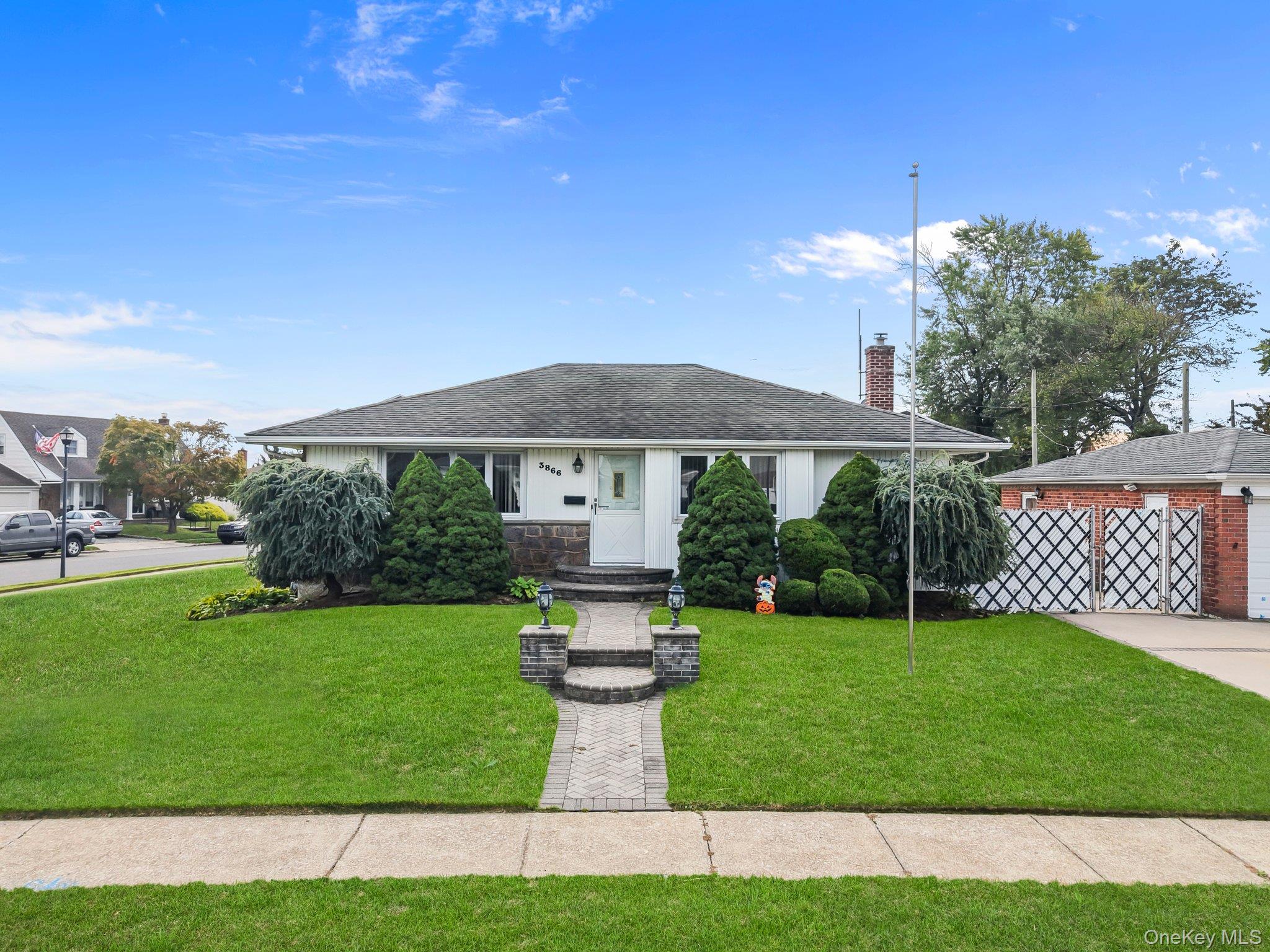 3866 Drake Street — photo 33
