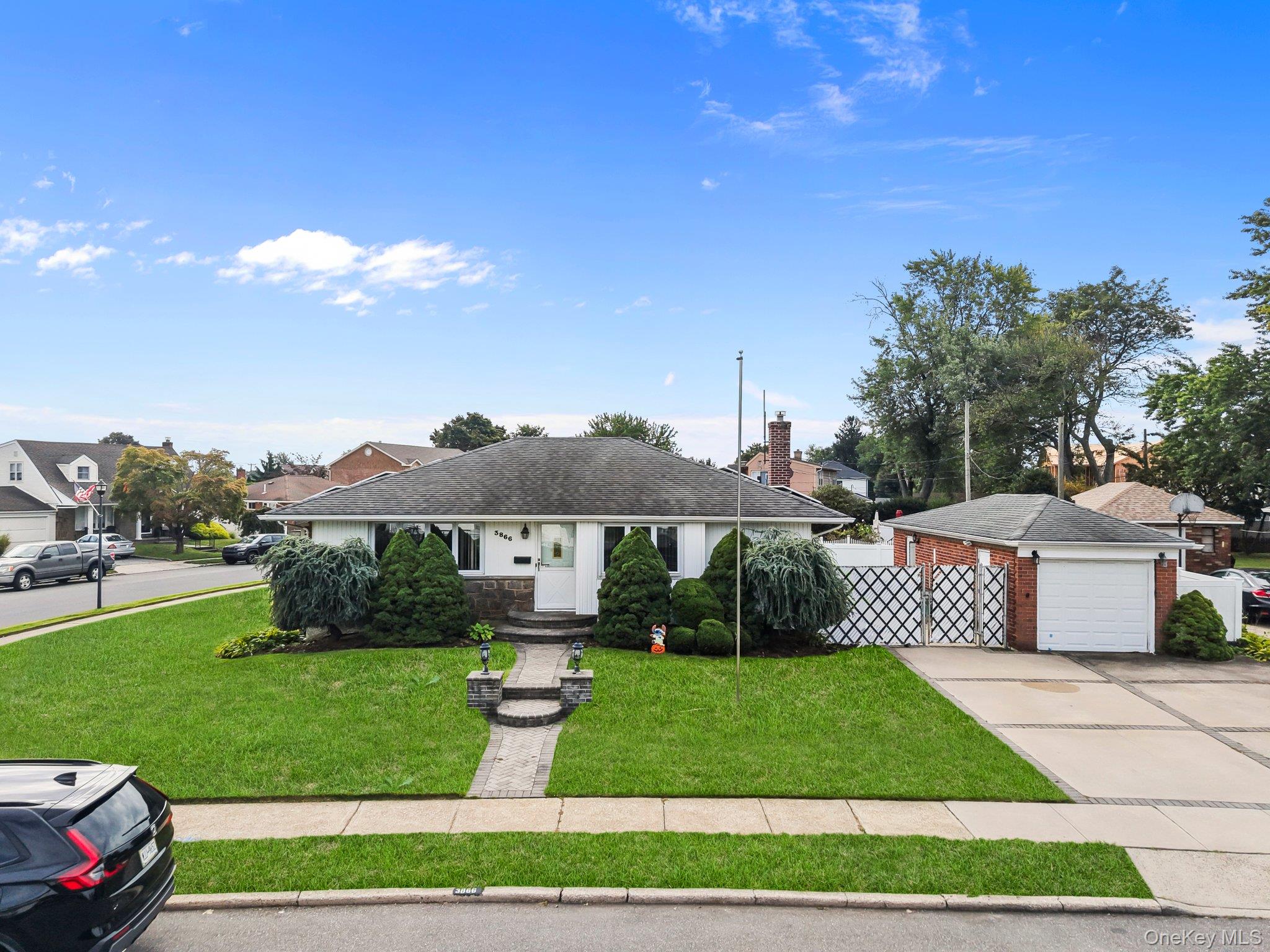 3866 Drake Street — photo 34