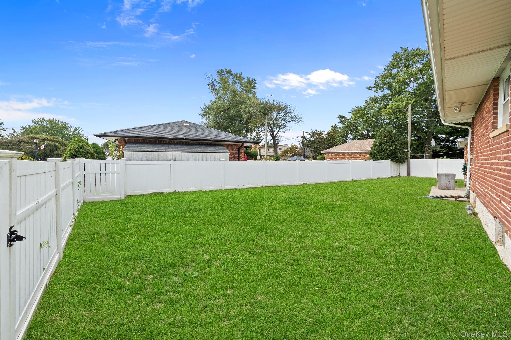 3866 Drake Street — photo 4
