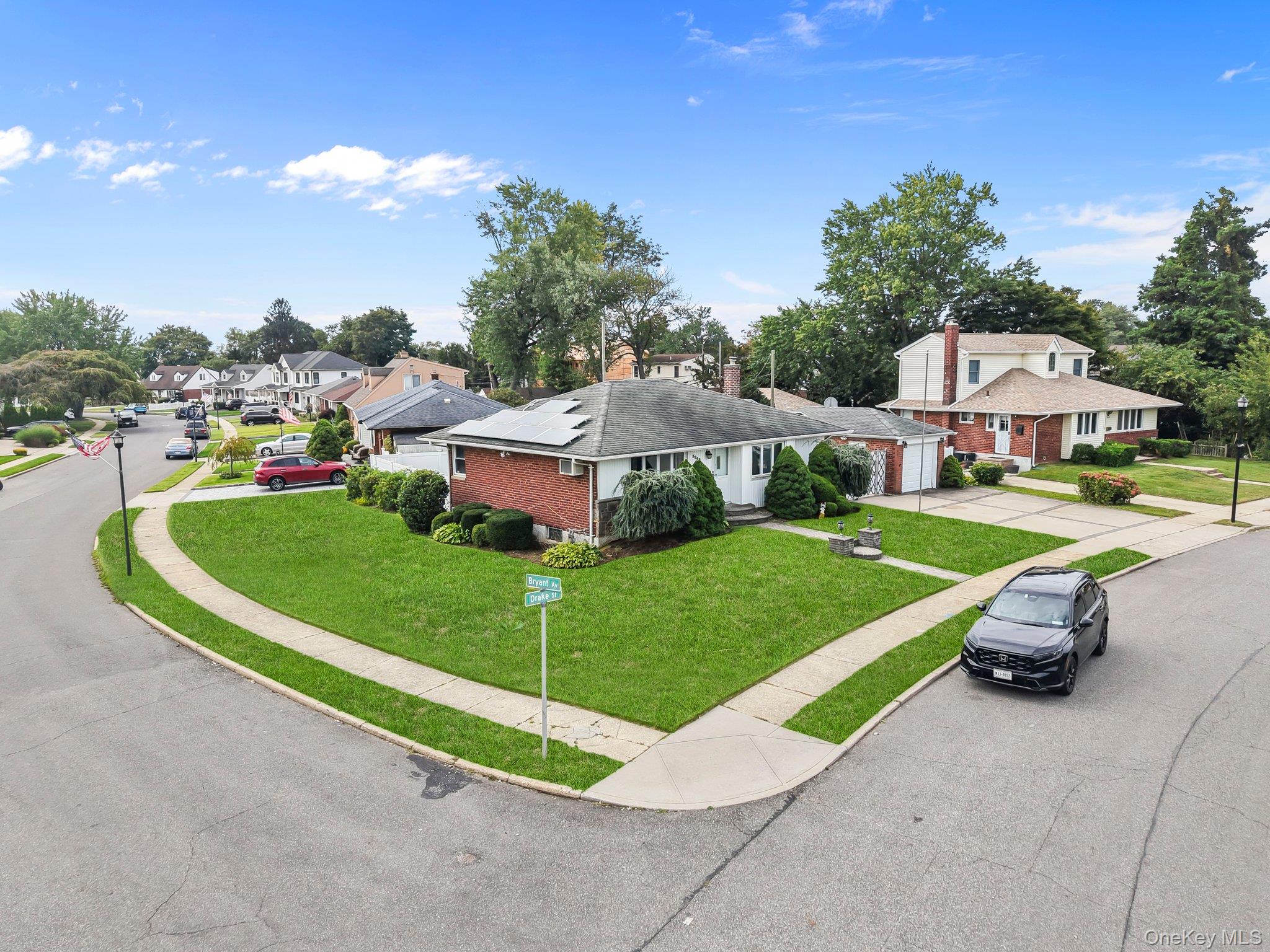 3866 Drake Street — photo 44