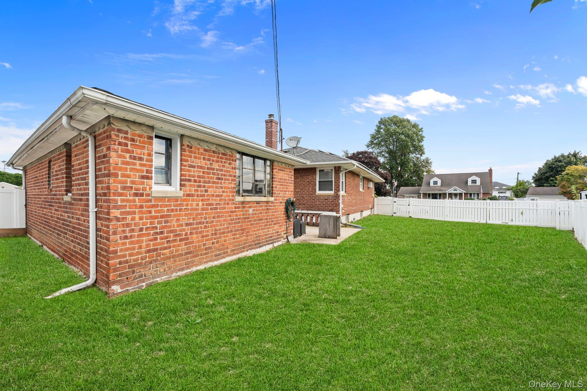 3866 Drake Street — photo 6