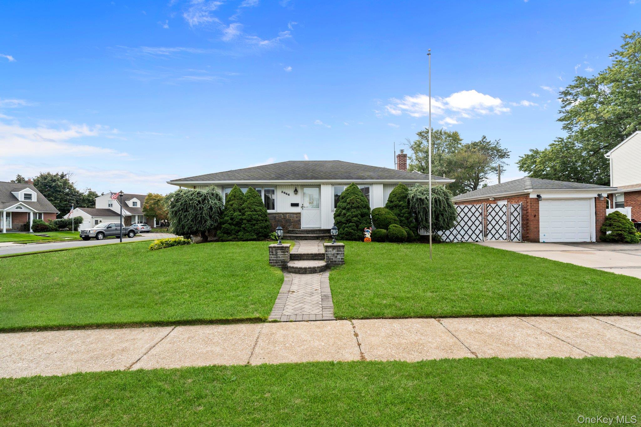 3866 Drake Street — photo 8