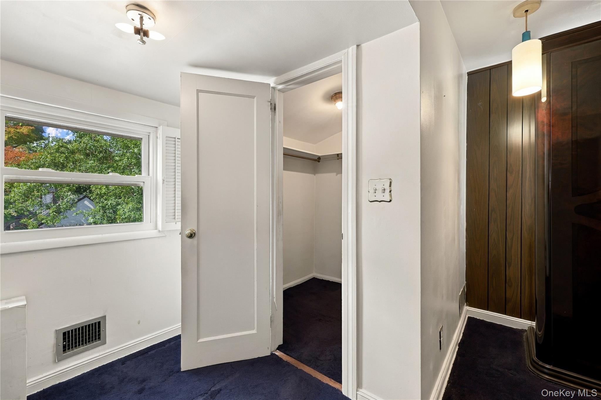 201 Hempstead Avenue — photo 18