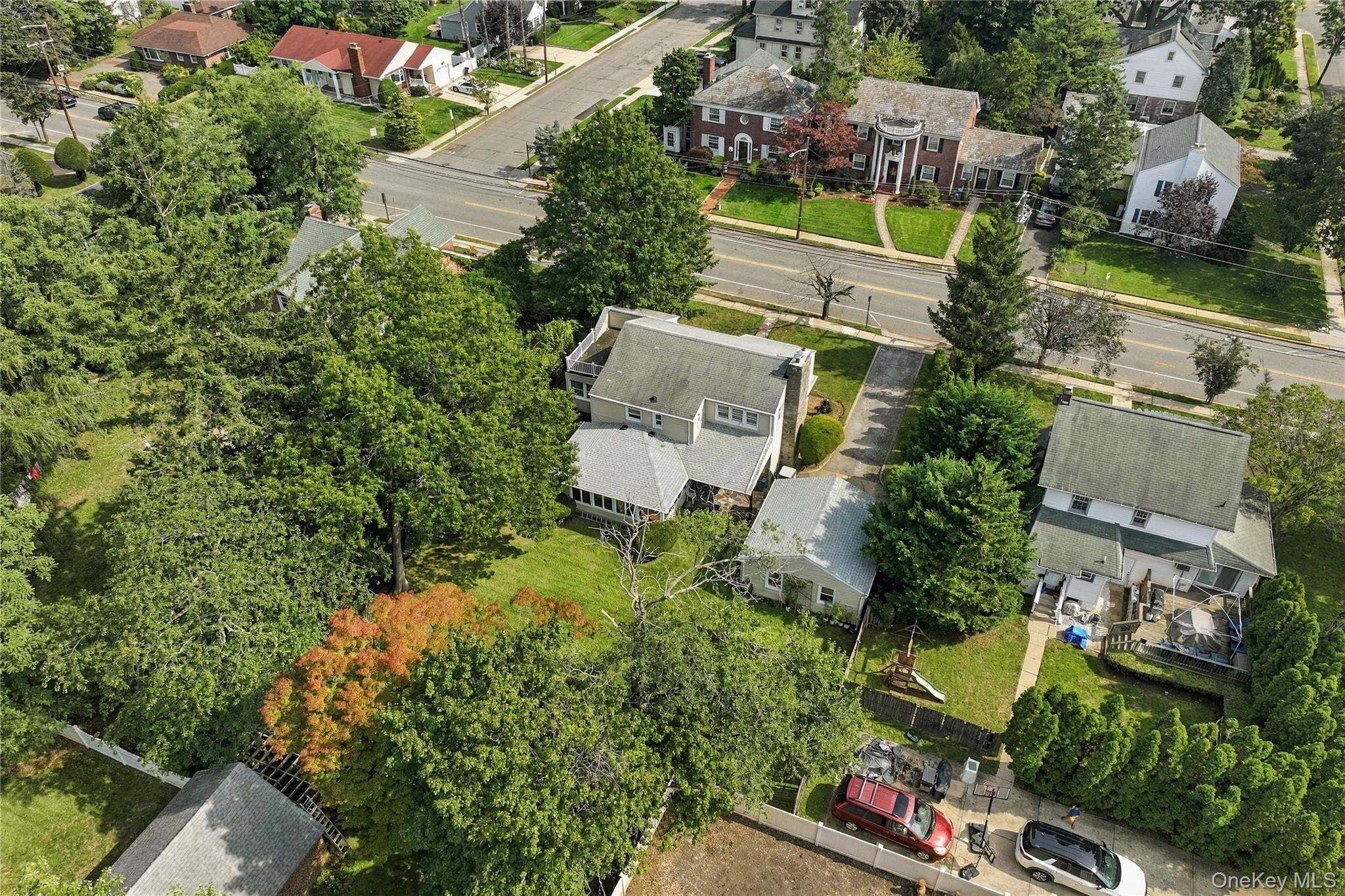 201 Hempstead Avenue — photo 24