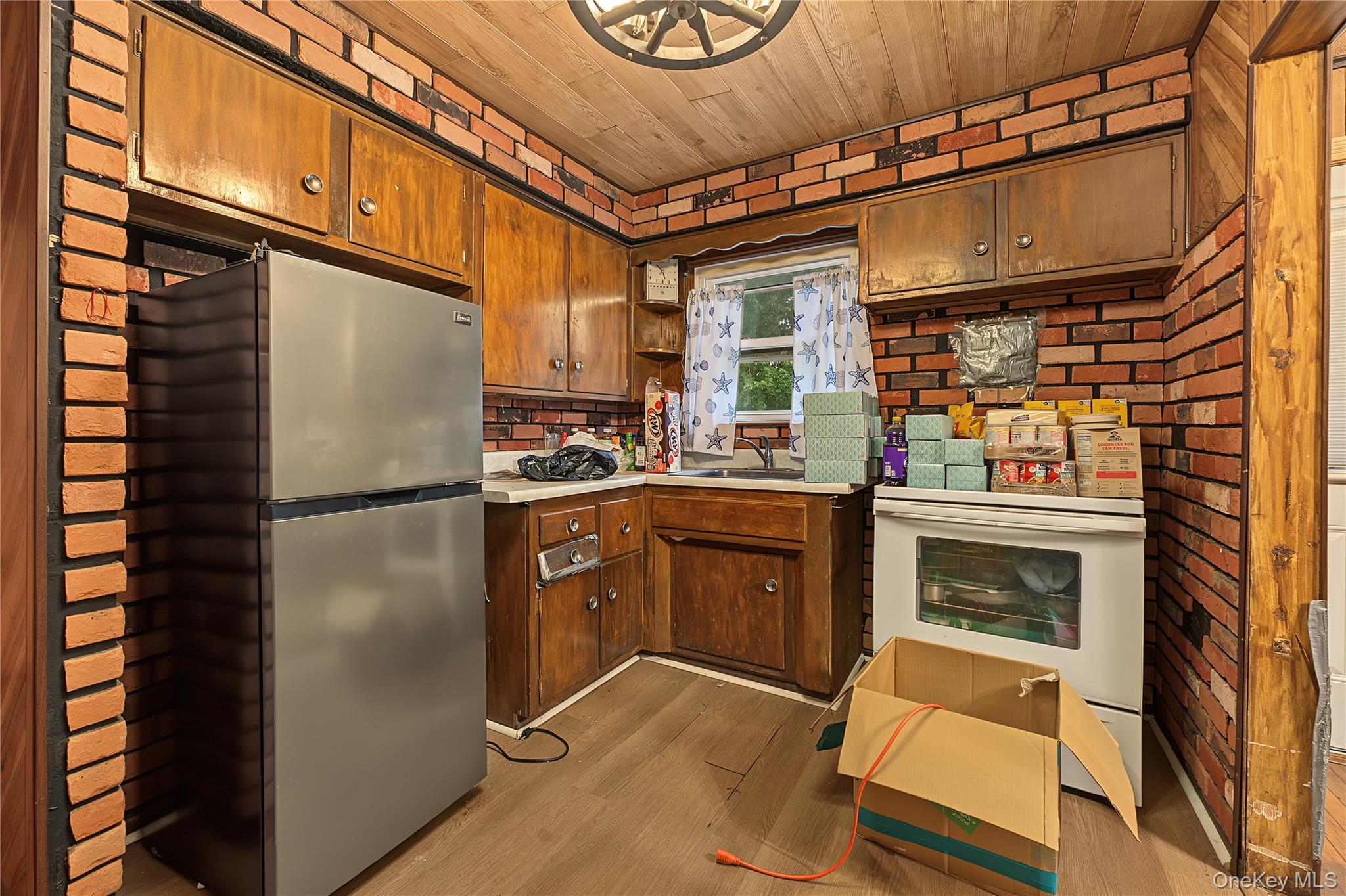 702 Partridge Avenue — photo 6