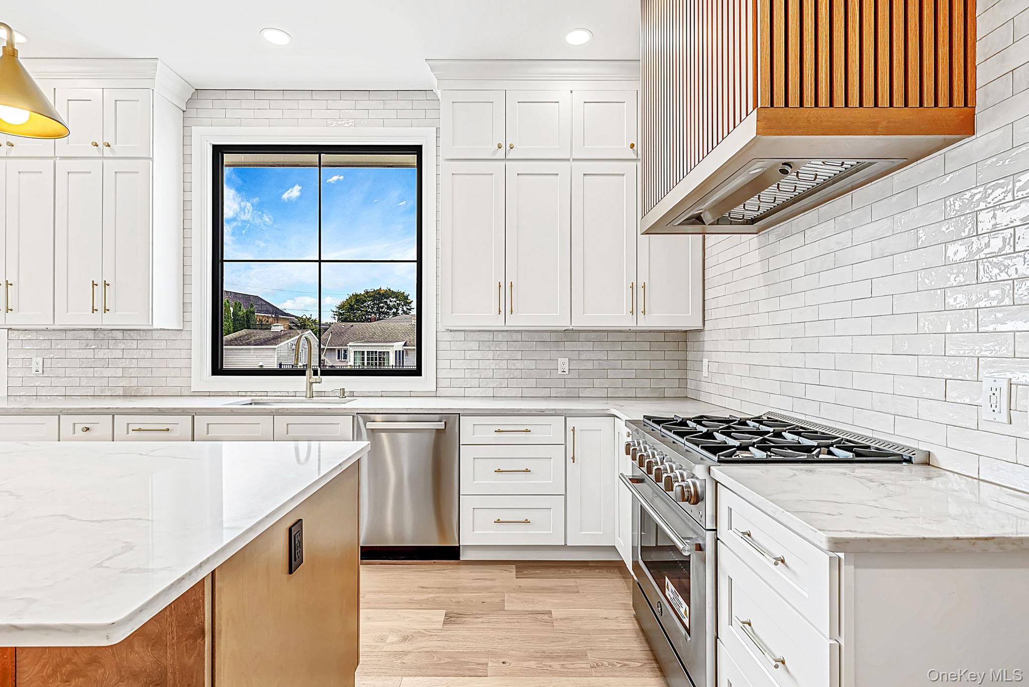 24 Midway Street — photo 12