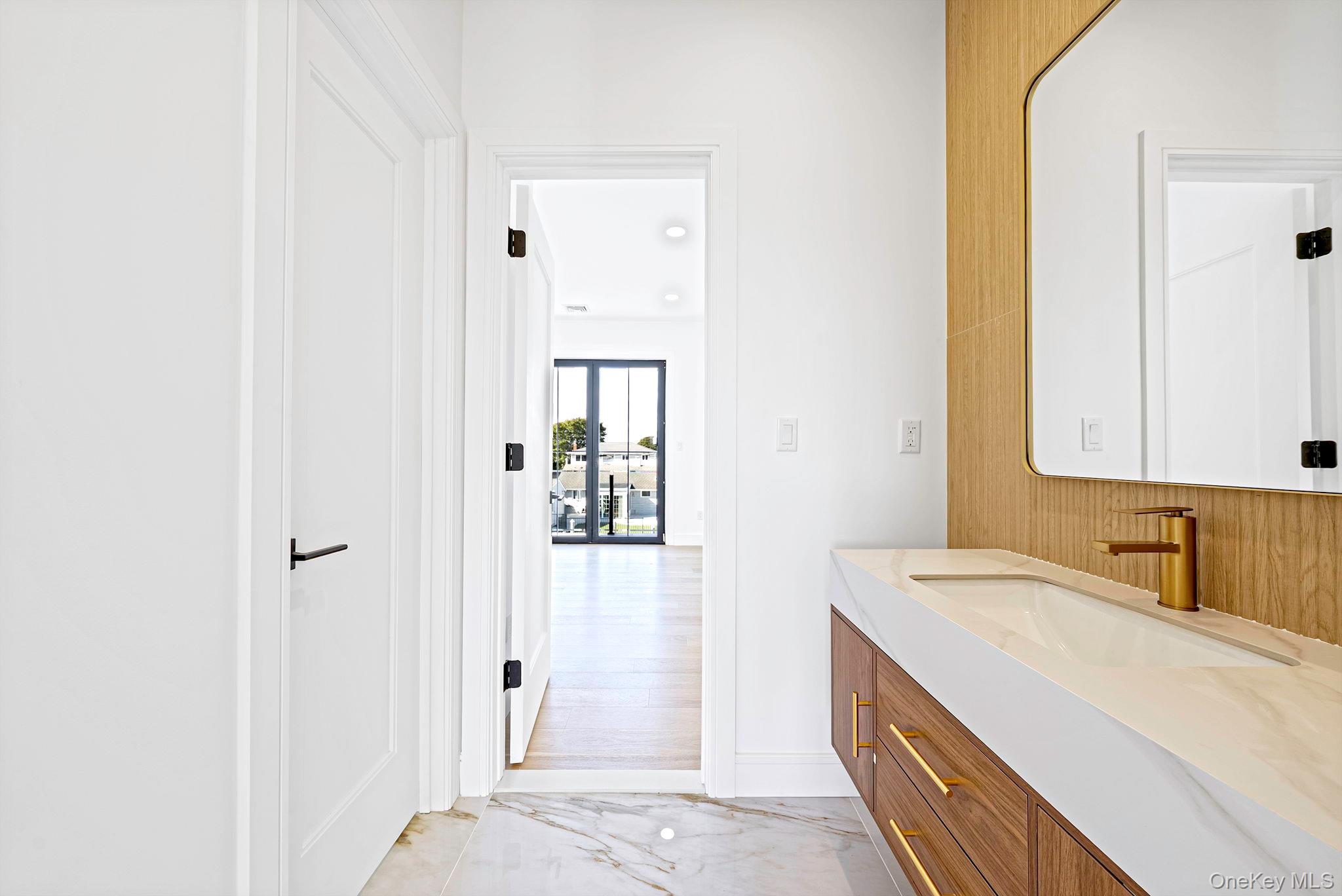 24 Midway Street — photo 15