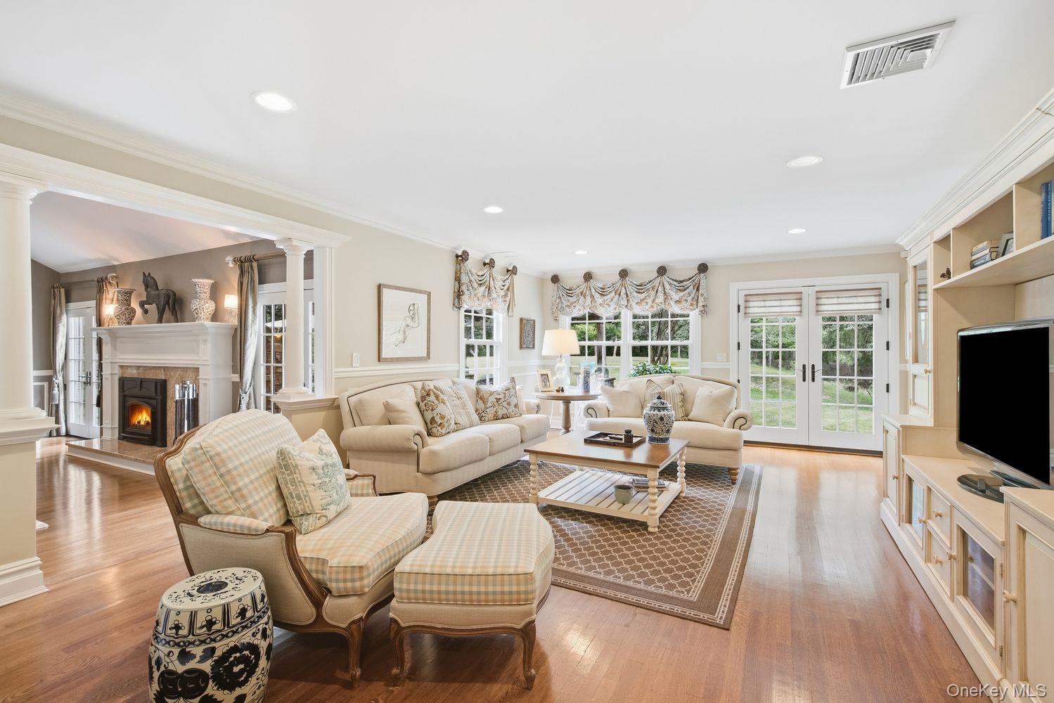 8 Fiddlers Green Drive — photo 13