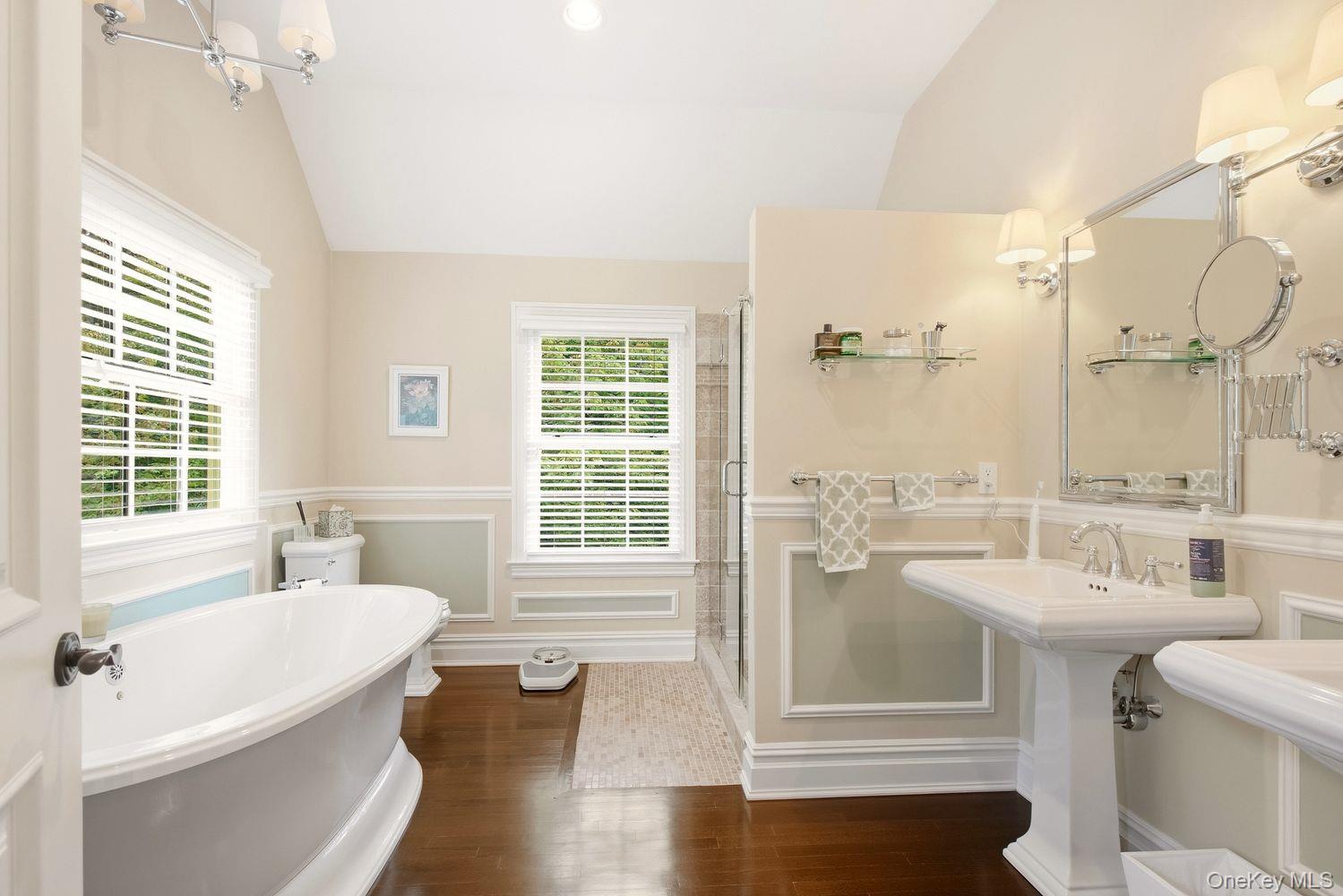 8 Fiddlers Green Drive — photo 18