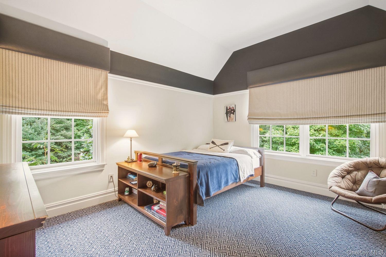 8 Fiddlers Green Drive — photo 19