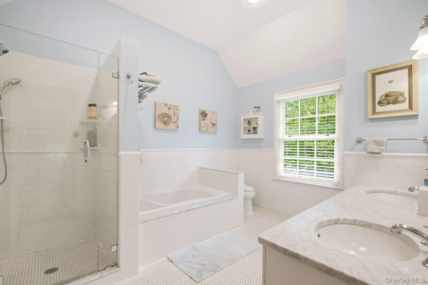 8 Fiddlers Green Drive — photo 21