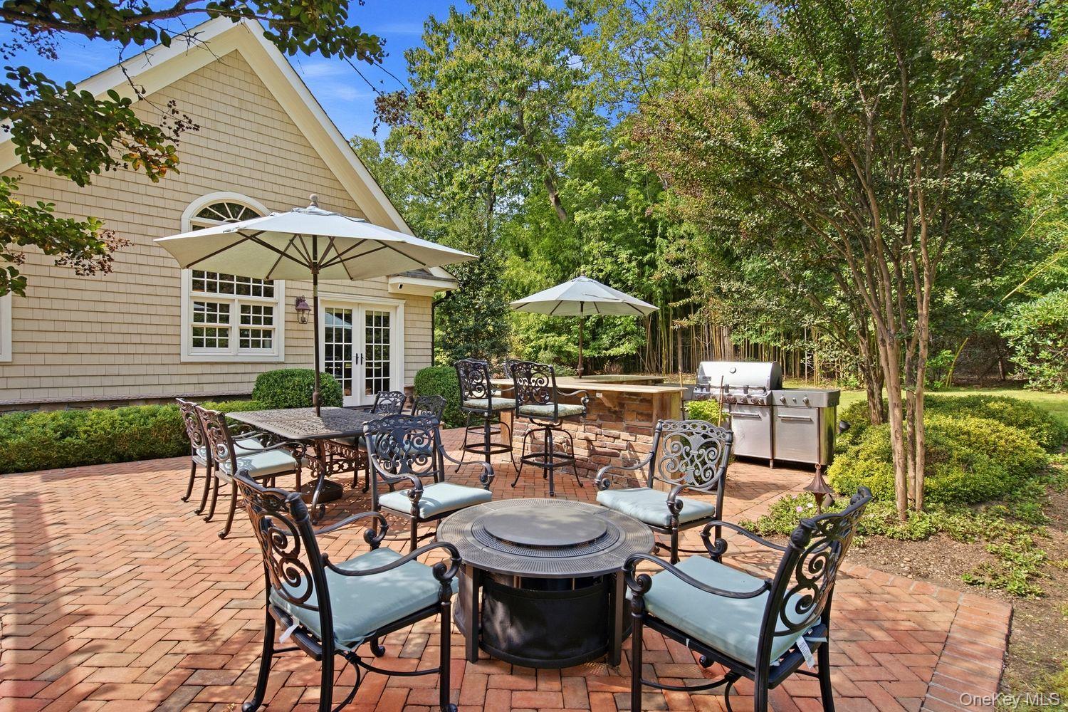 8 Fiddlers Green Drive — photo 24
