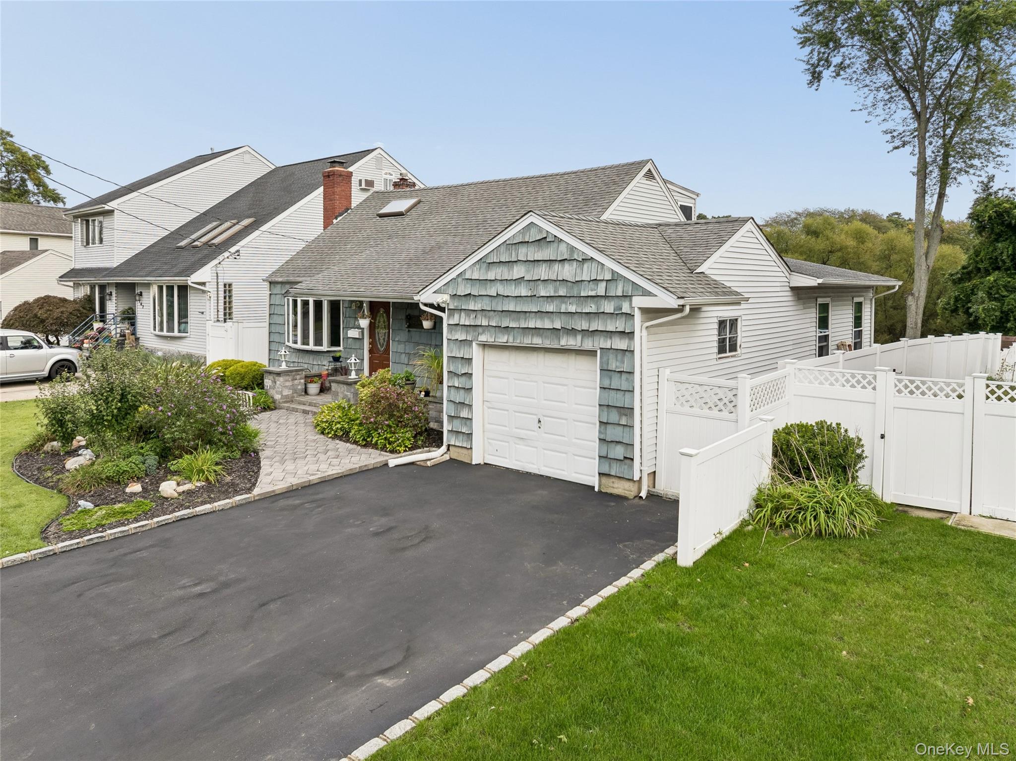 143 Deer Lake Drive — photo 2
