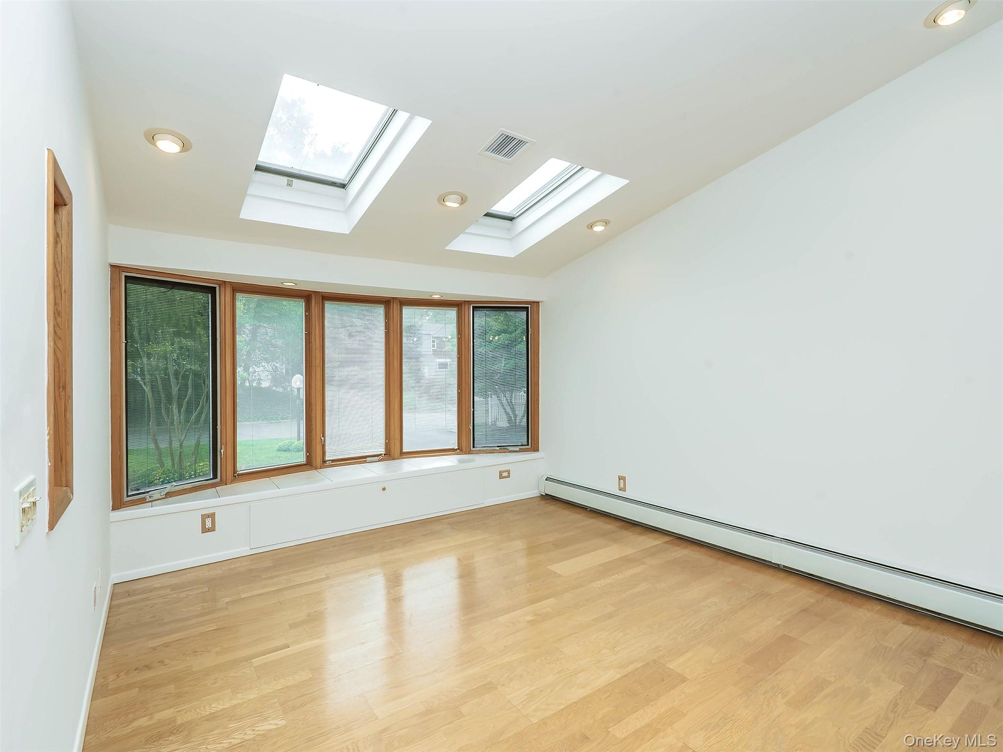 24 Downing Avenue — photo 10