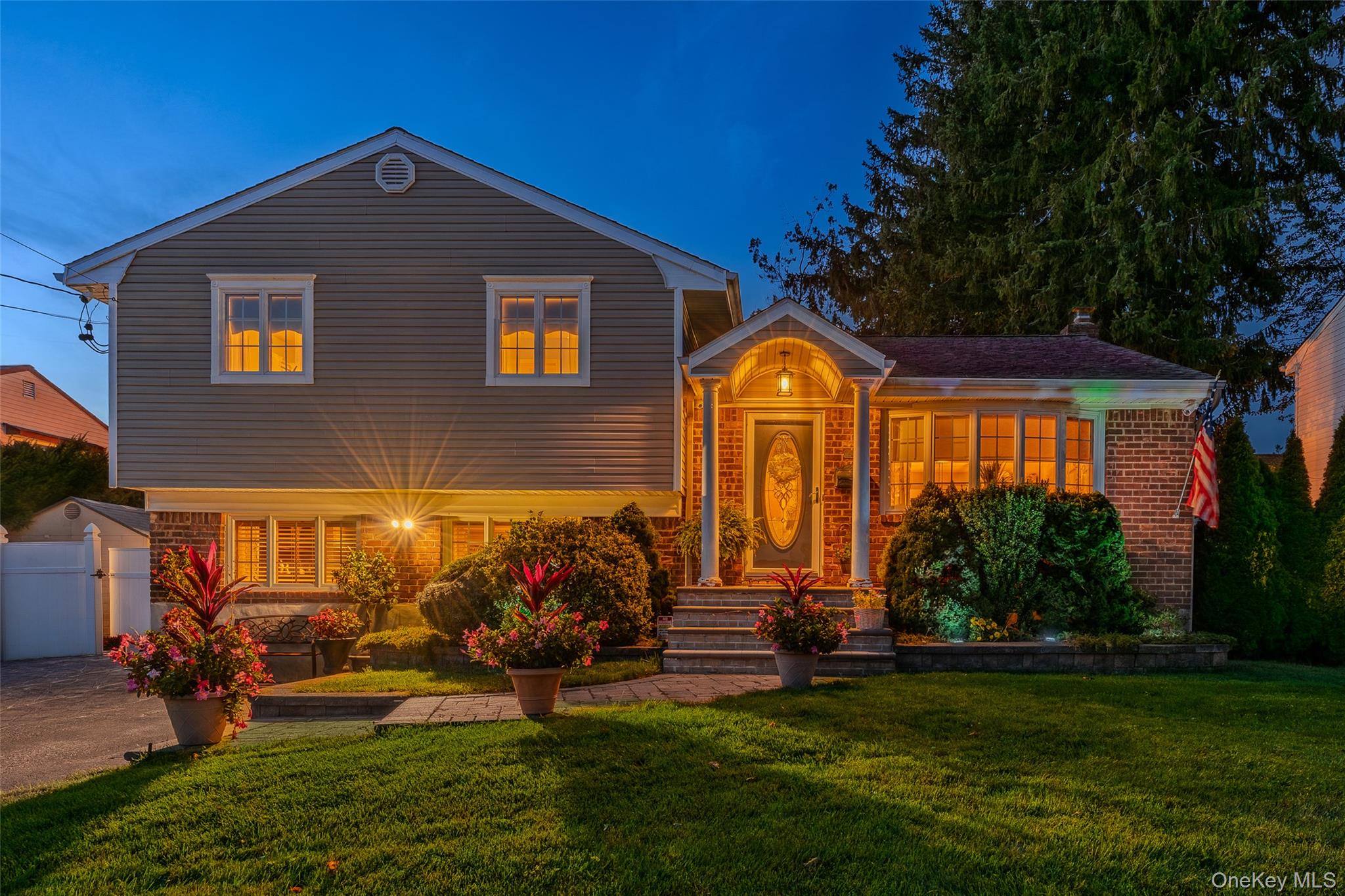 56 Kingston Avenue, Hicksville