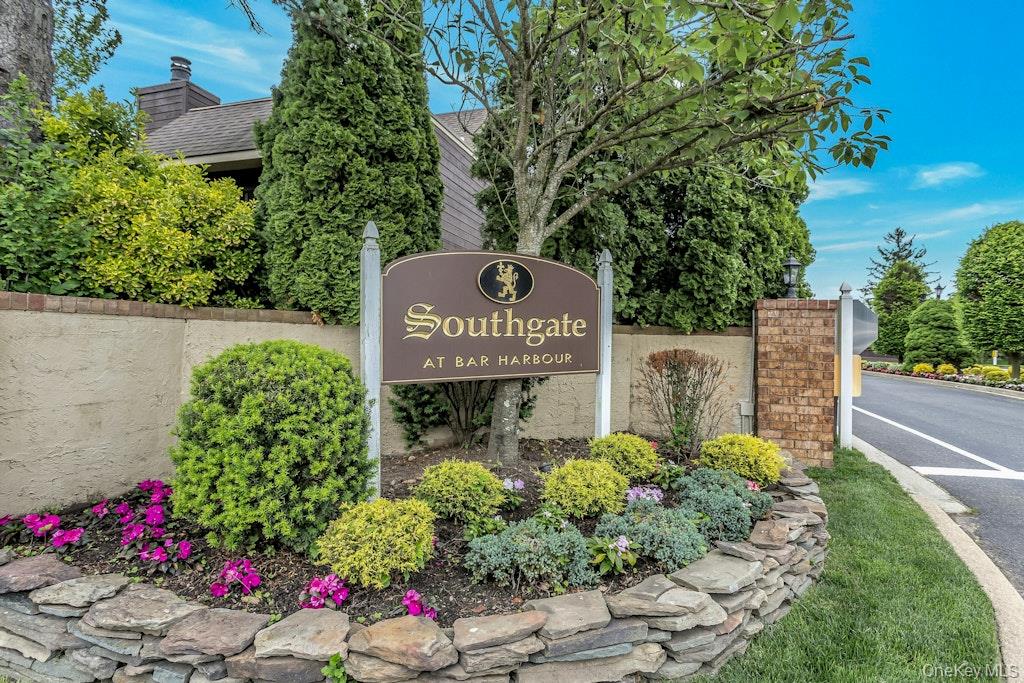 148 Southgate Circle — photo 2