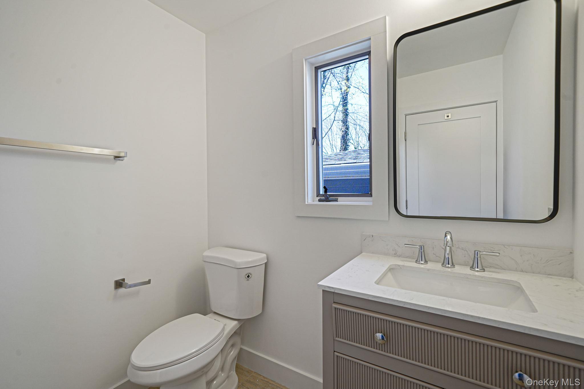 2939 Wading River Road — photo 14