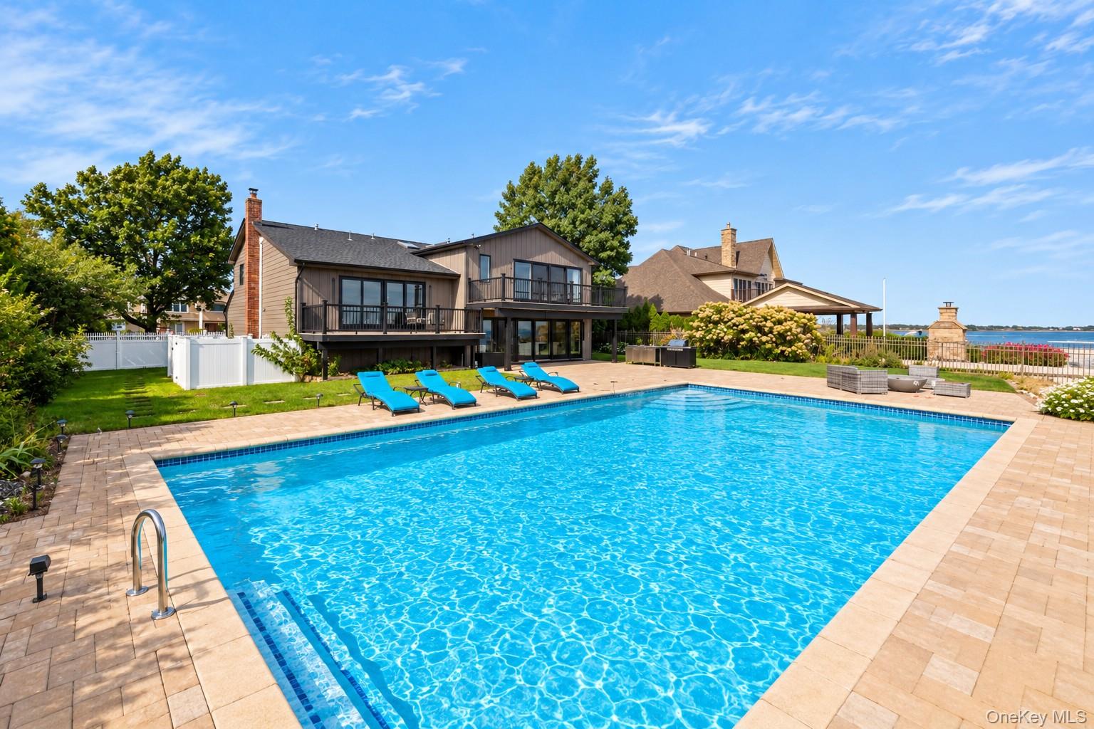 8 Shoal Drive — photo 36