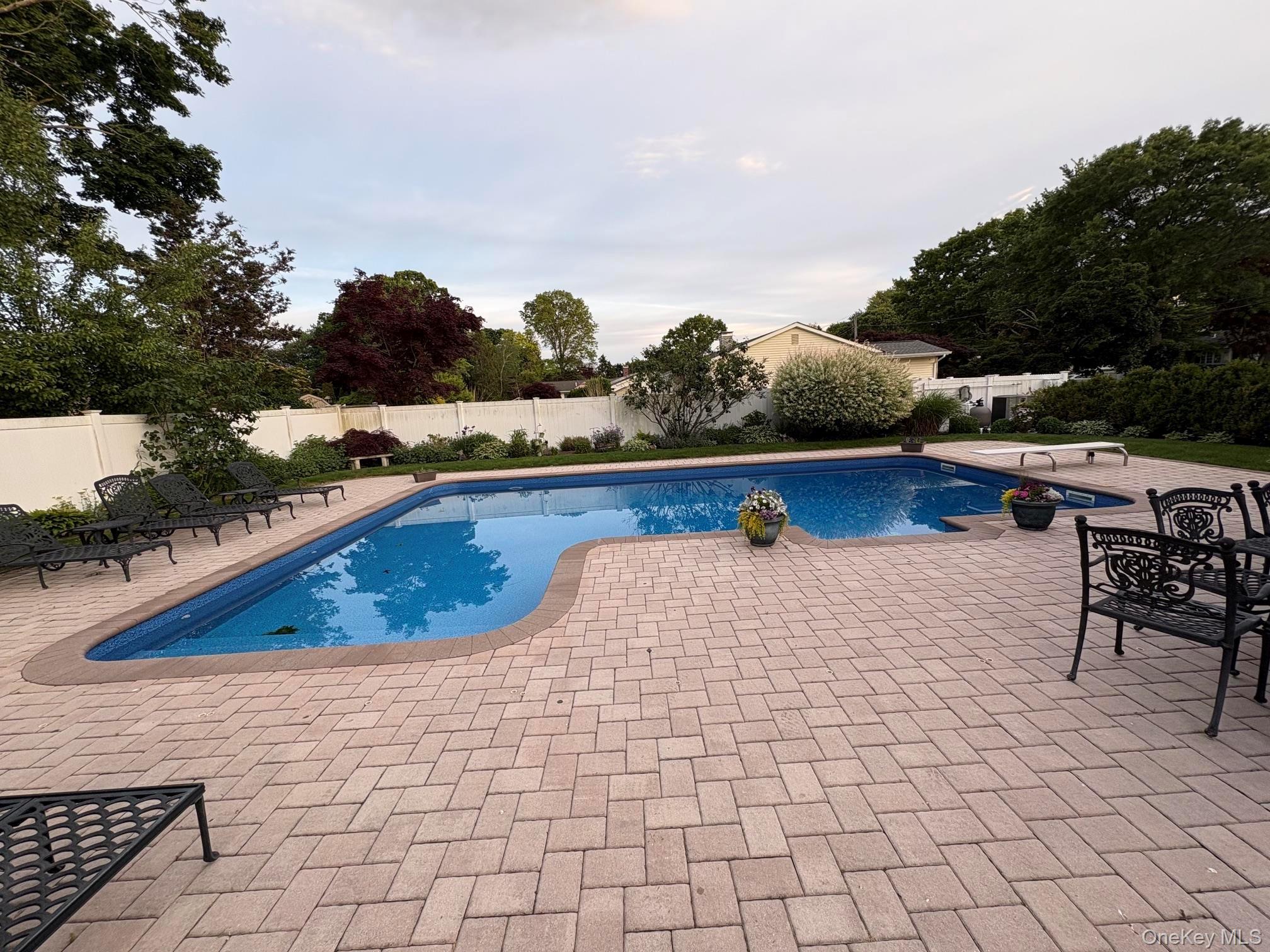 153 Montrose Drive — photo 30