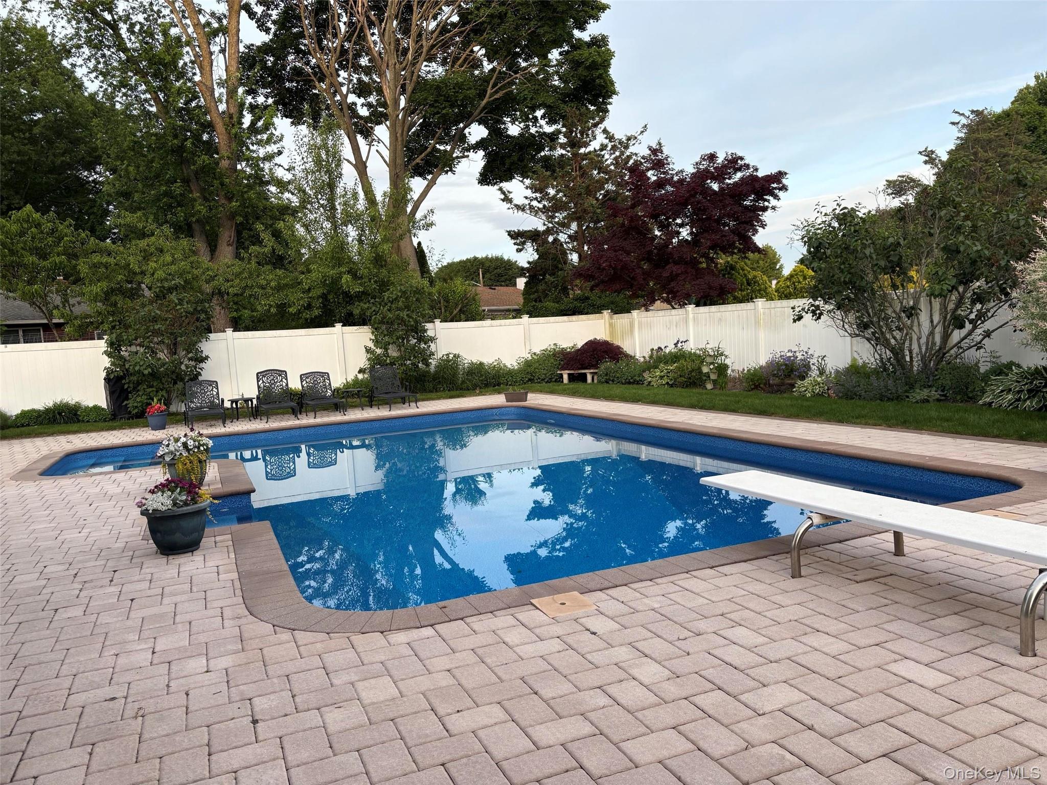 153 Montrose Drive — photo 31