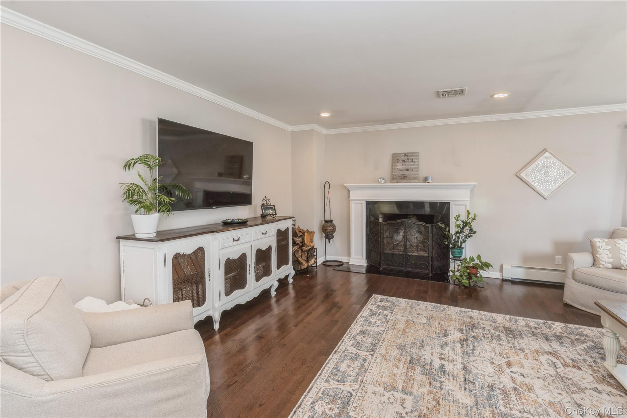 153 Montrose Drive — photo 9