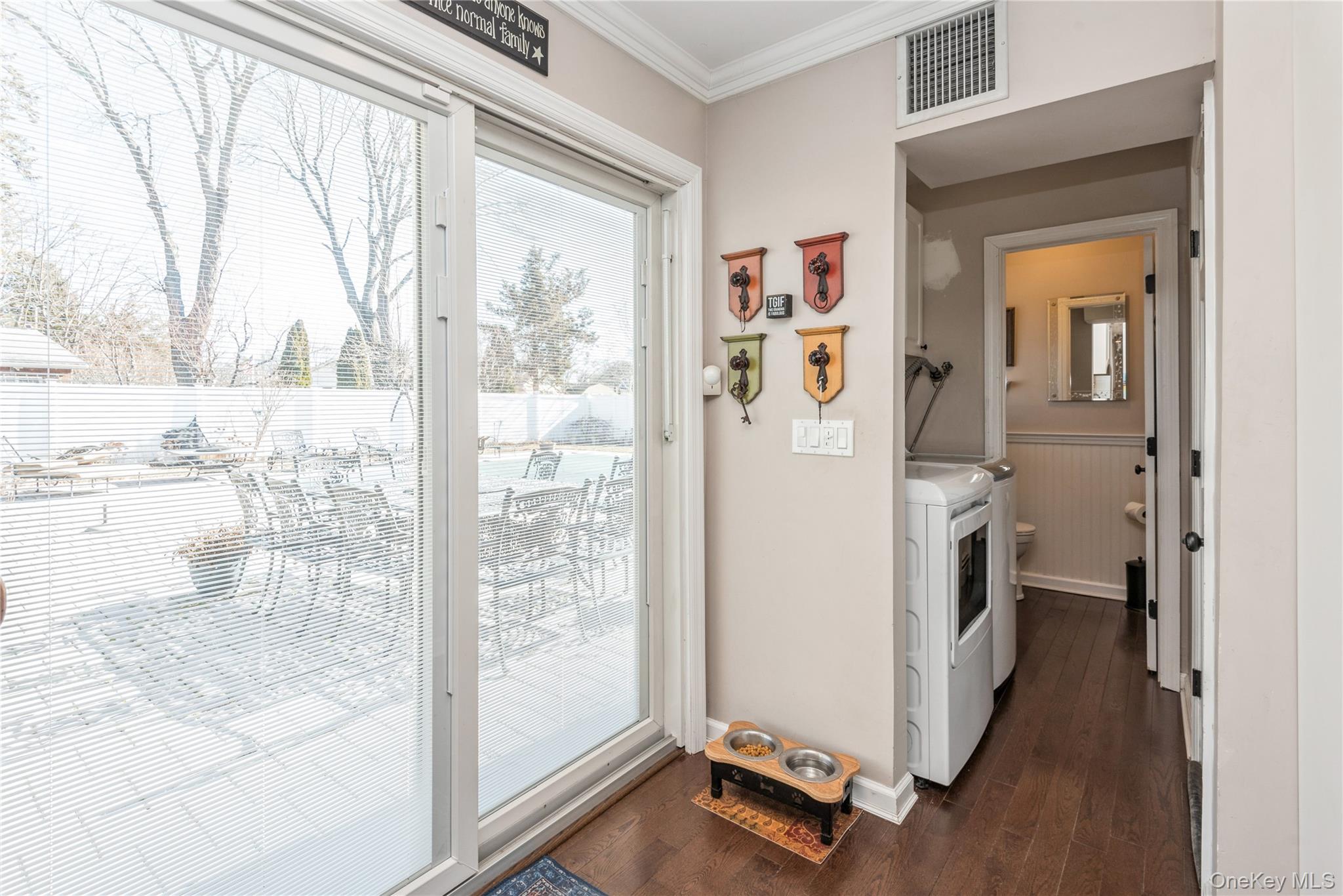 153 Montrose Drive — photo 10