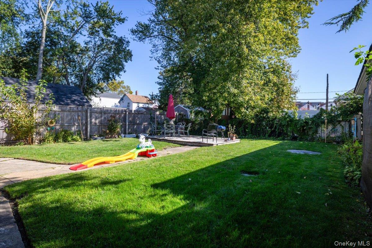 51 Columbia Street — photo 22