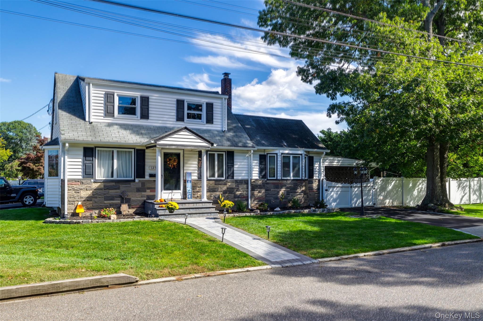 125 Carroll Avenue — photo 2