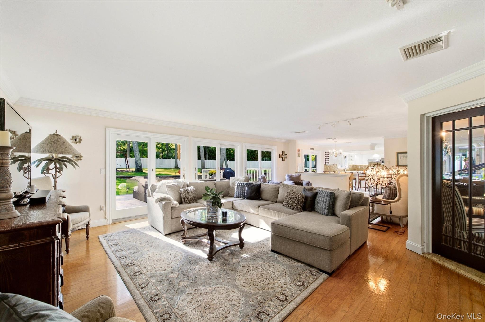 2 White Cap Court — photo 8