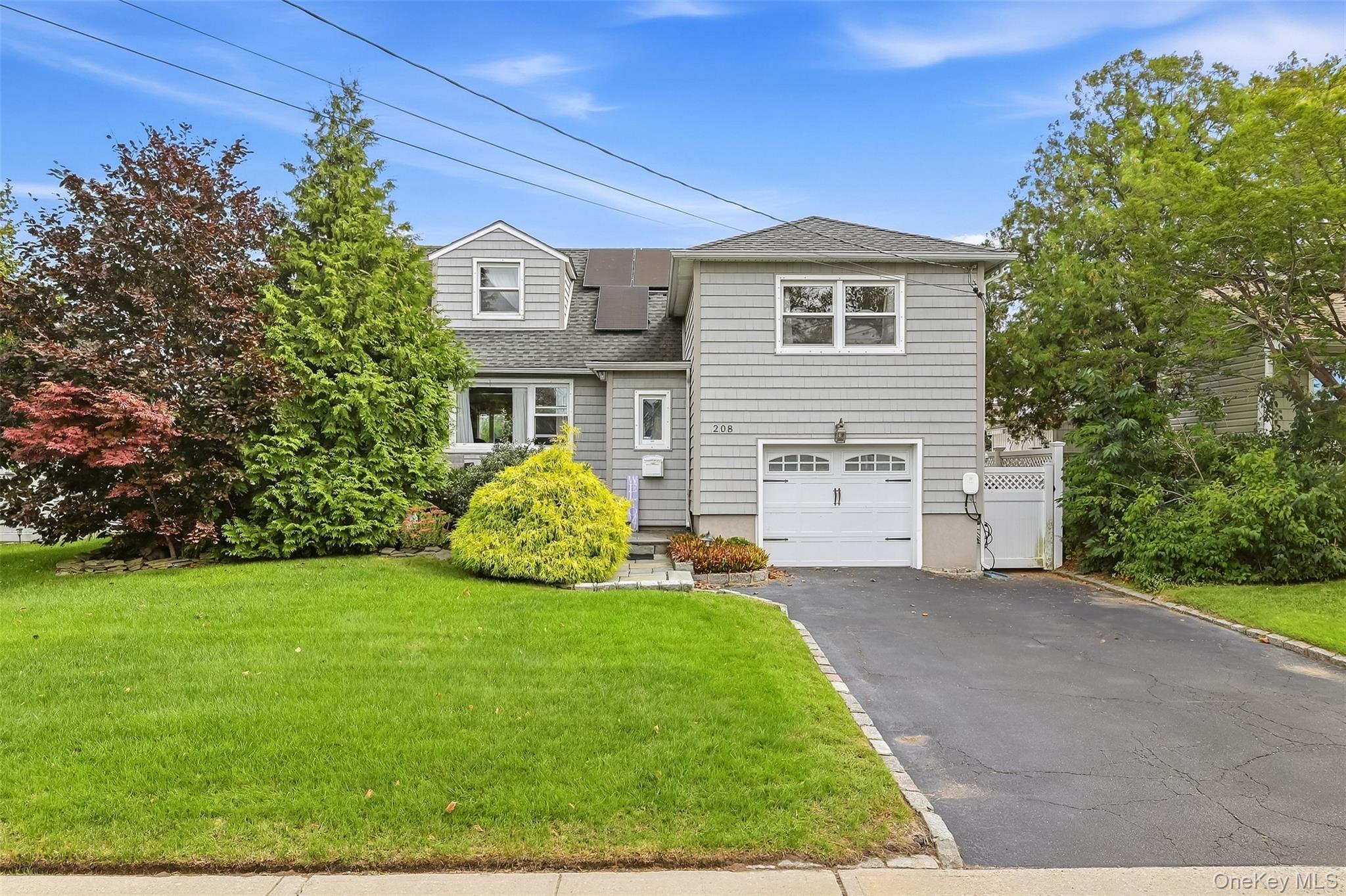 208 Island Parkway