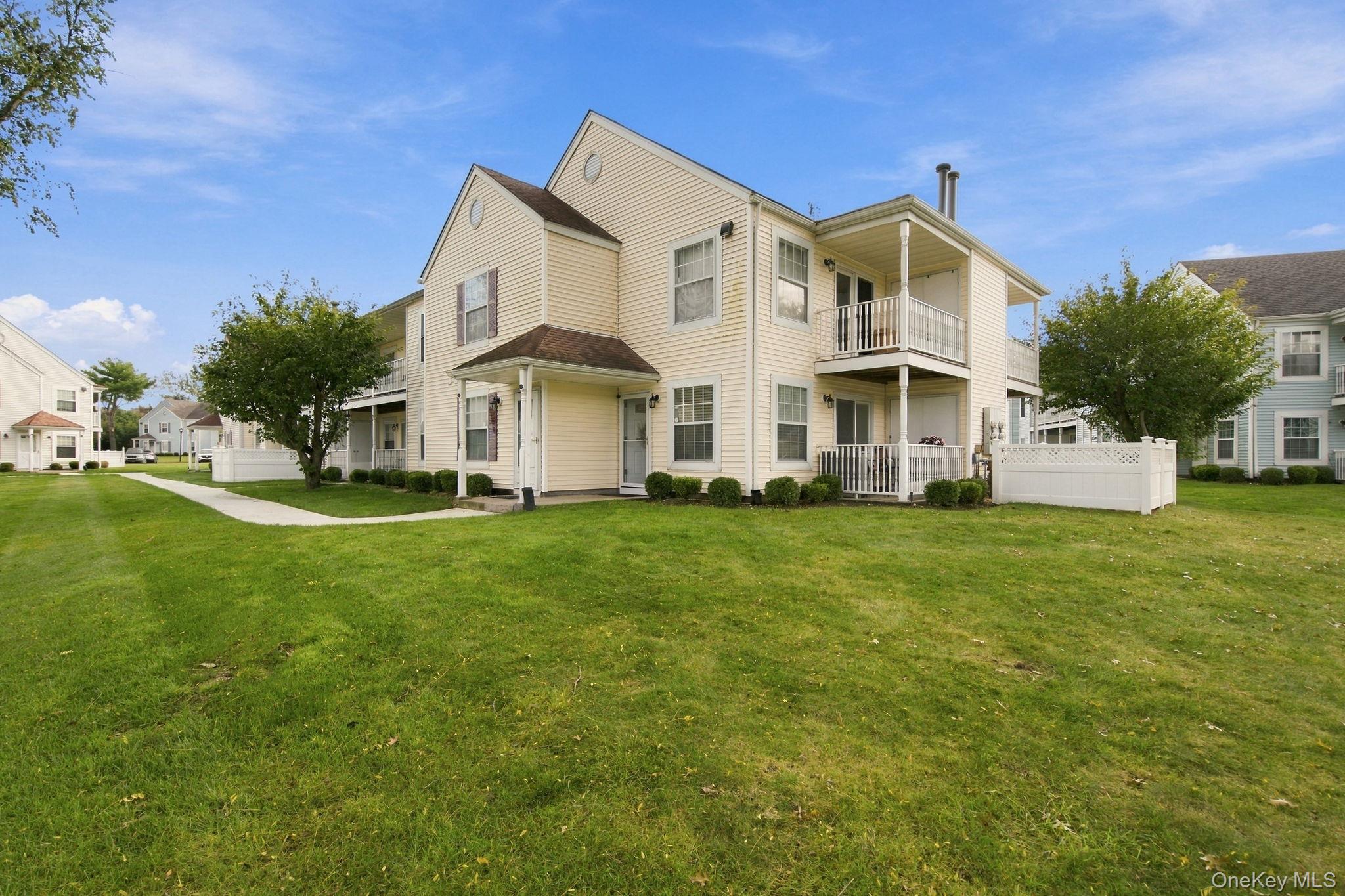 100 Fairview Circle, Middle Island