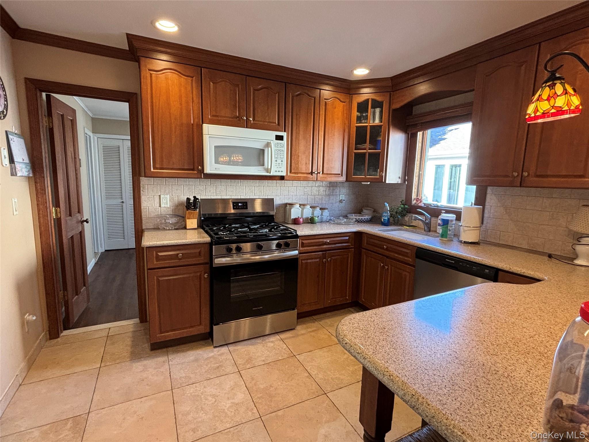 8 Walnut Place — photo 20